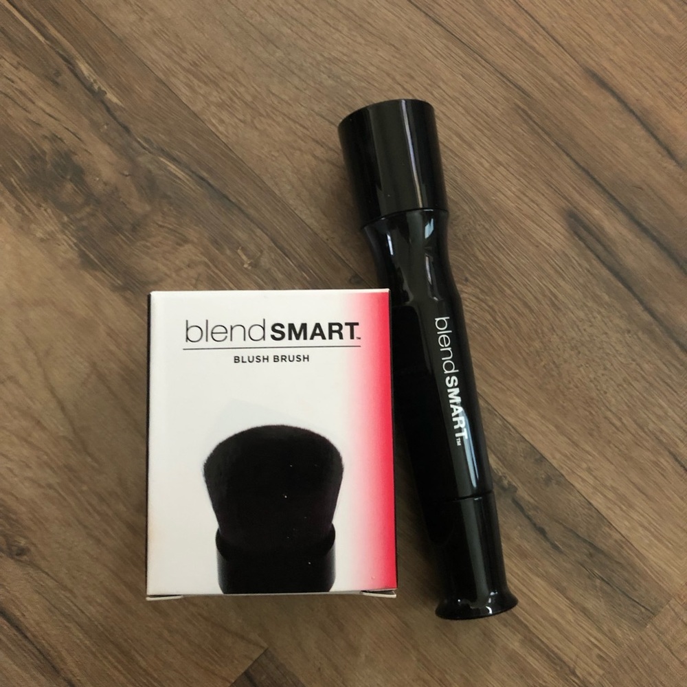 blendSMART Rotating Powered Handle + Blush Brush